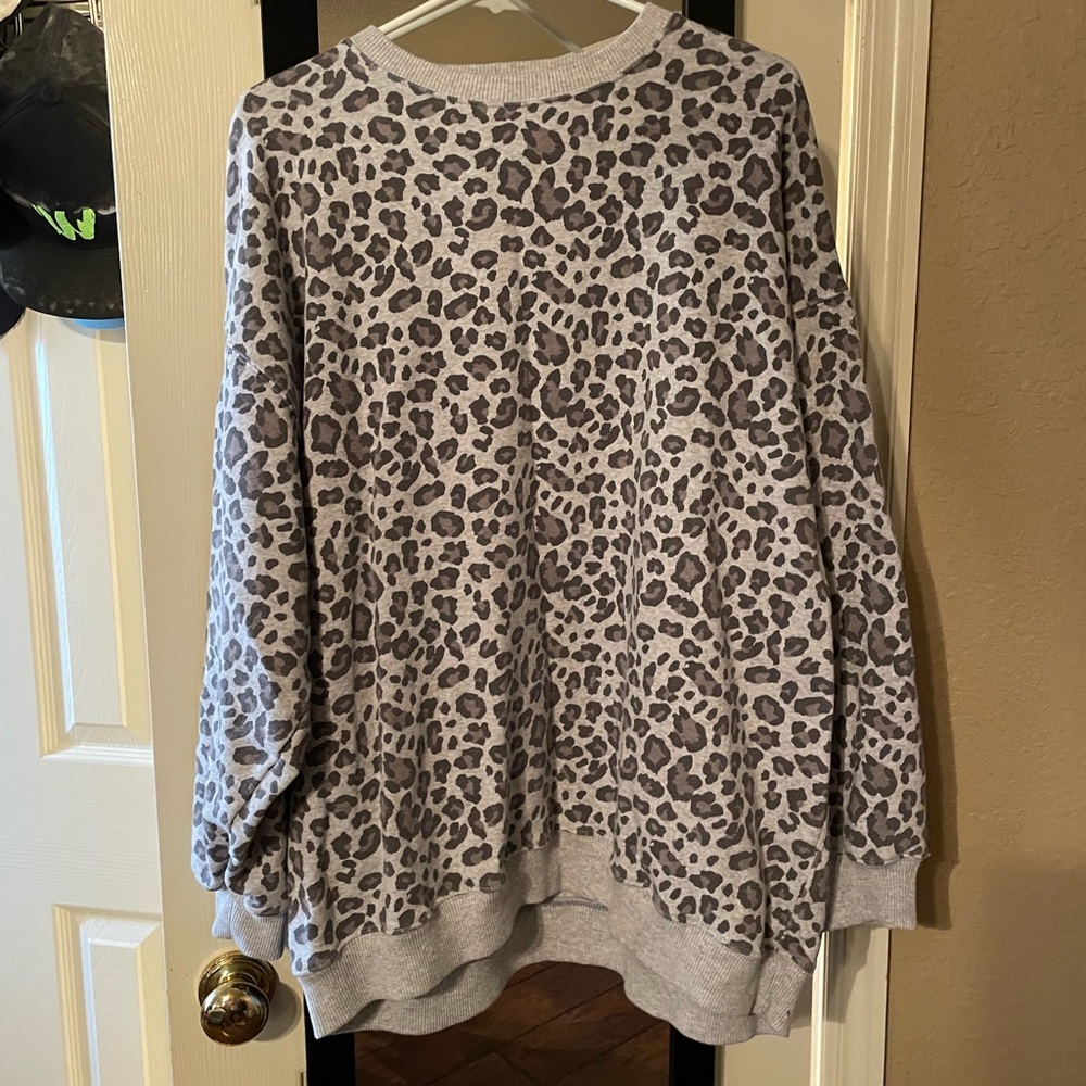 American Eagle Outfitters Gray Leopard Print Sweatshirt